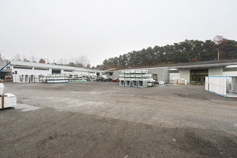 공장 건물 외부전경