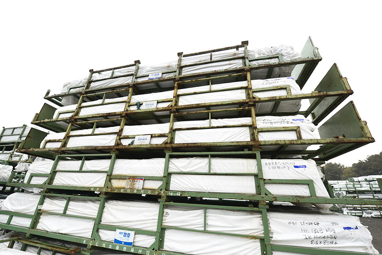 공장 건물 외부전경