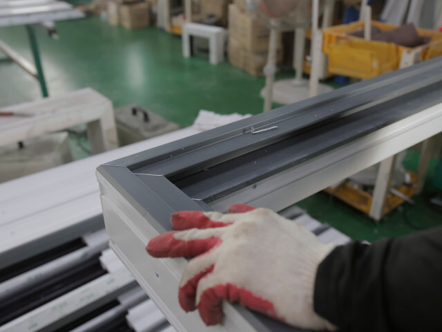 공장 내부전경 용접