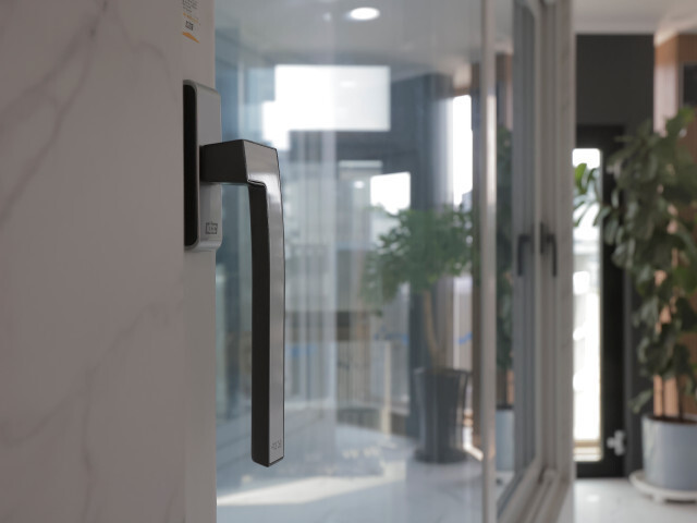 전시장 내부 오토락 핸들