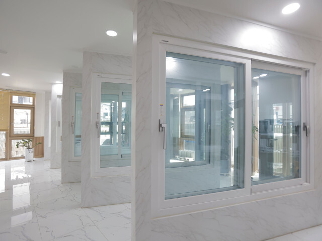 전시장 내부전경-이중창&단창